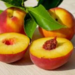 peaches, fruits, food-2573836.jpg