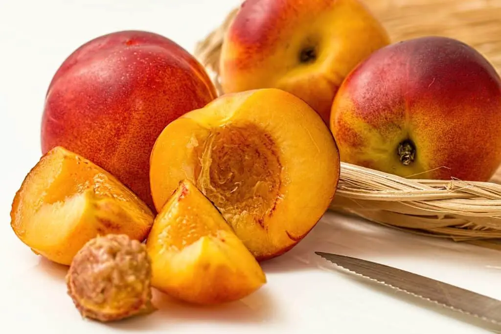 peach, fruit, food-1074997.jpg